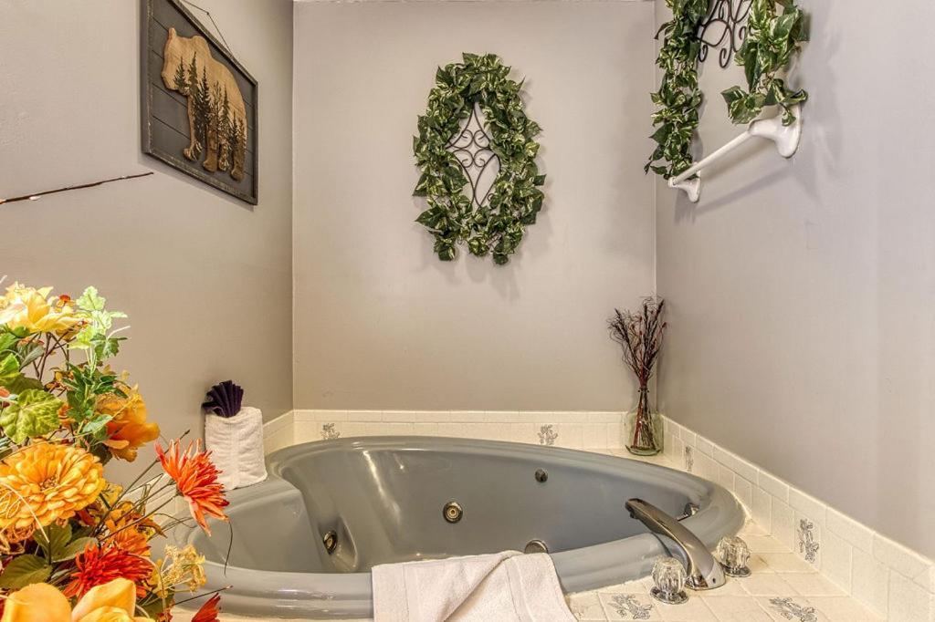 Adalynn'S Mountain Retreat-Hot Tub, 1089 Of Free Tickets For Each Paid Day, Dollywood And More! Pigeon Forge Dış mekan fotoğraf